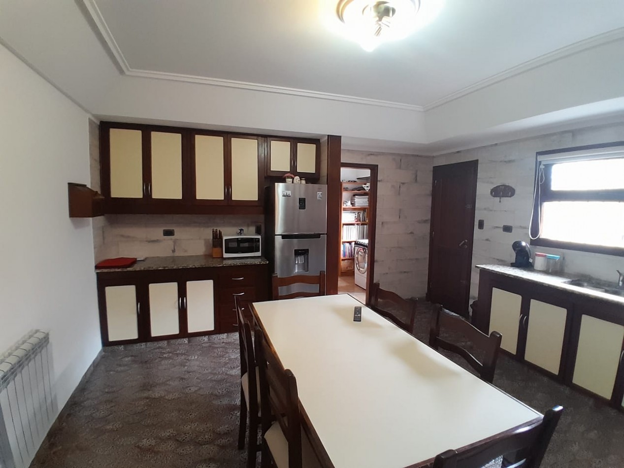 CHALET EN VENTA. BARRIO SANTA MONICA