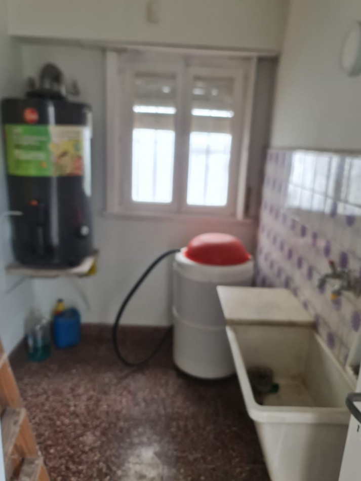 EN VENTA. CHALET BARRIO CHAUVIN MAS DEPARTAMENTO DOS AMBIENTES