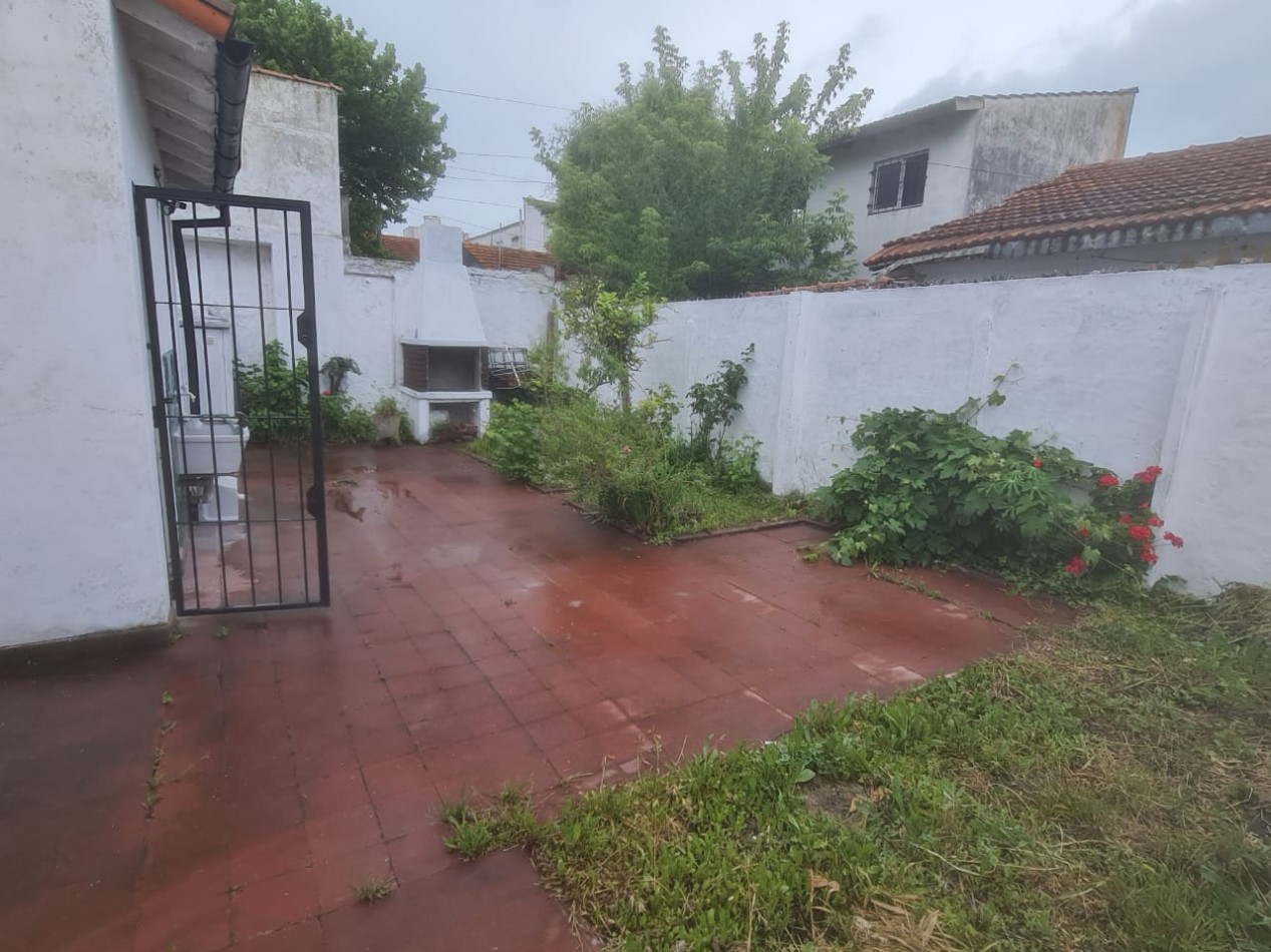 EN VENTA. CHALET BARRIO CHAUVIN MAS DEPARTAMENTO DOS AMBIENTES