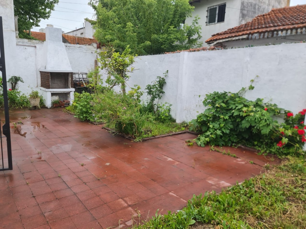 EN VENTA. CHALET BARRIO CHAUVIN MAS DEPARTAMENTO DOS AMBIENTES