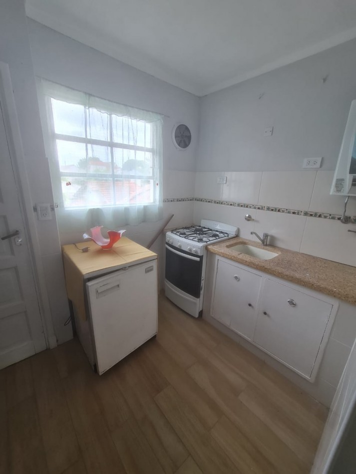 EN VENTA. CHALET BARRIO CHAUVIN MAS DEPARTAMENTO DOS AMBIENTES