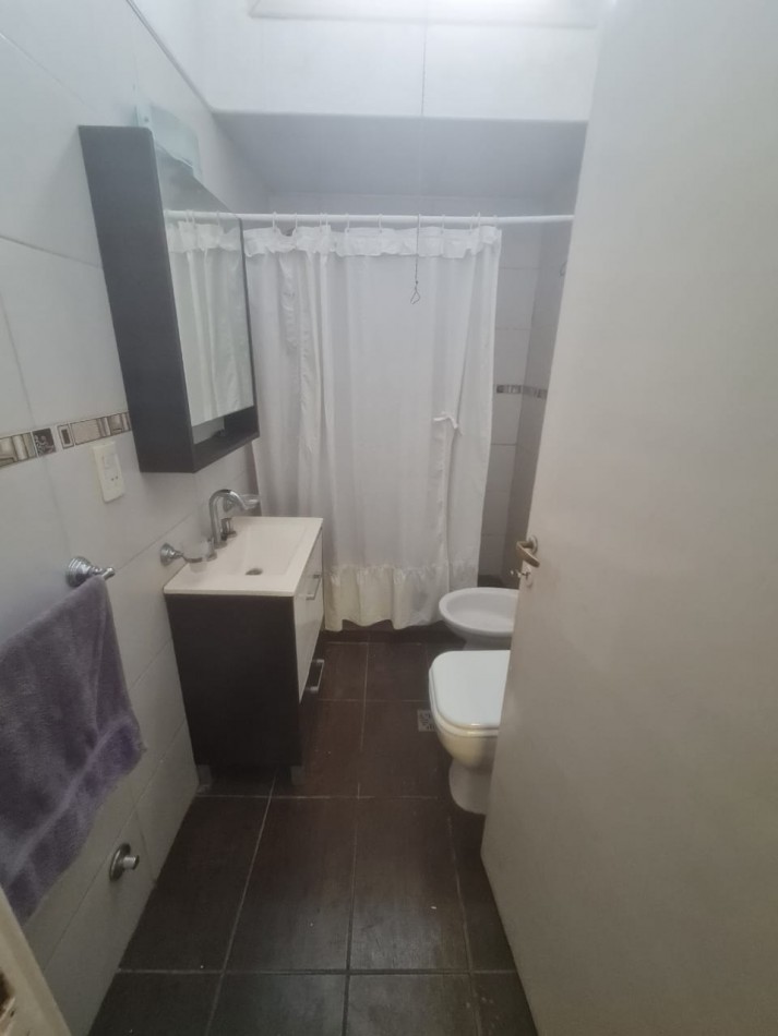 EN VENTA. CHALET BARRIO CHAUVIN MAS DEPARTAMENTO DOS AMBIENTES