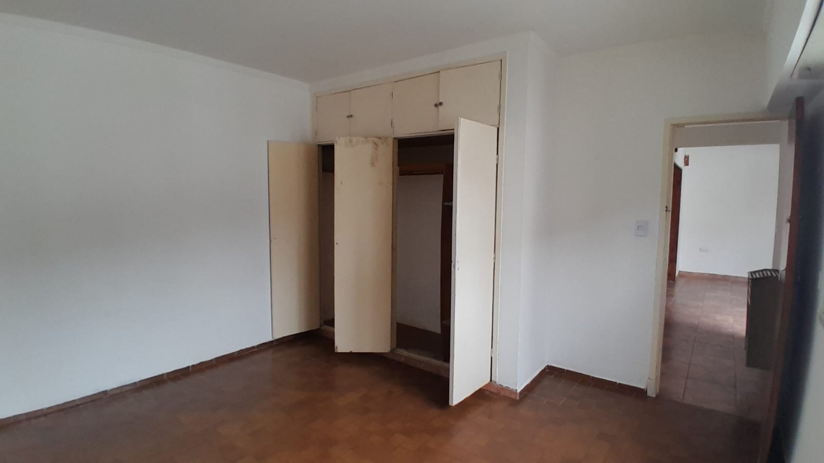 PH EN VENTA. 4 AMBIENTES CON PATIO. ZONA CERRITO SUR