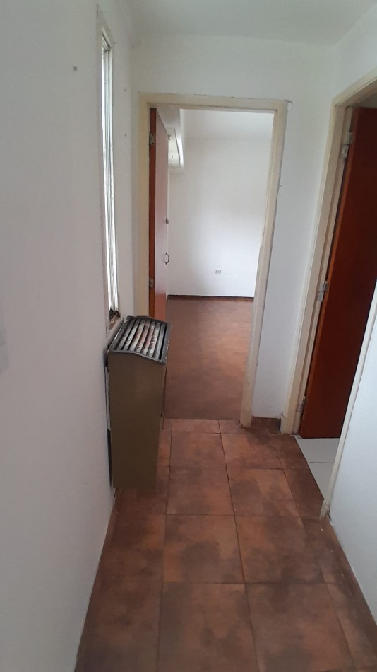 PH EN VENTA. 4 AMBIENTES CON PATIO. ZONA CERRITO SUR