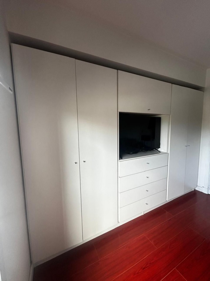 EN VENTA. DEPARTAMENTO DOS AMBIENTES CON COCHERA EN BARRIO VILLA PRIMERA