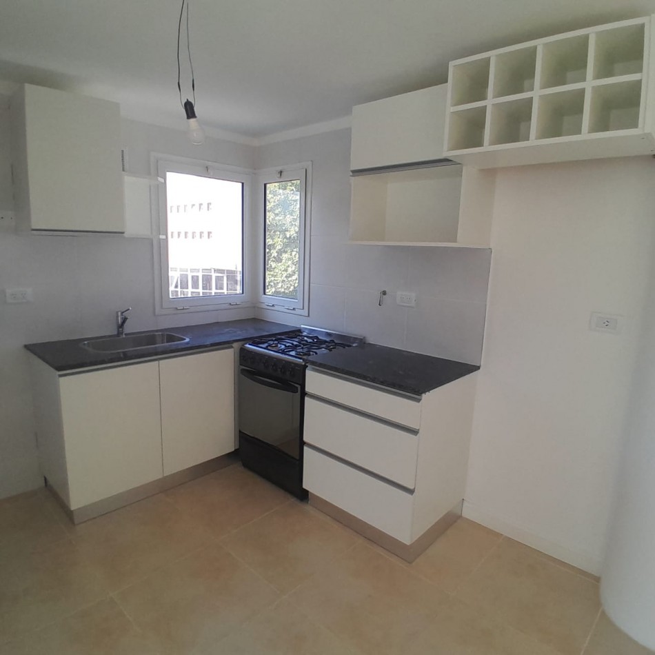 VENTA. DEPARTAMENTO DOS AMBIENTES A ESTRENAR. BARRIO LA PERLA