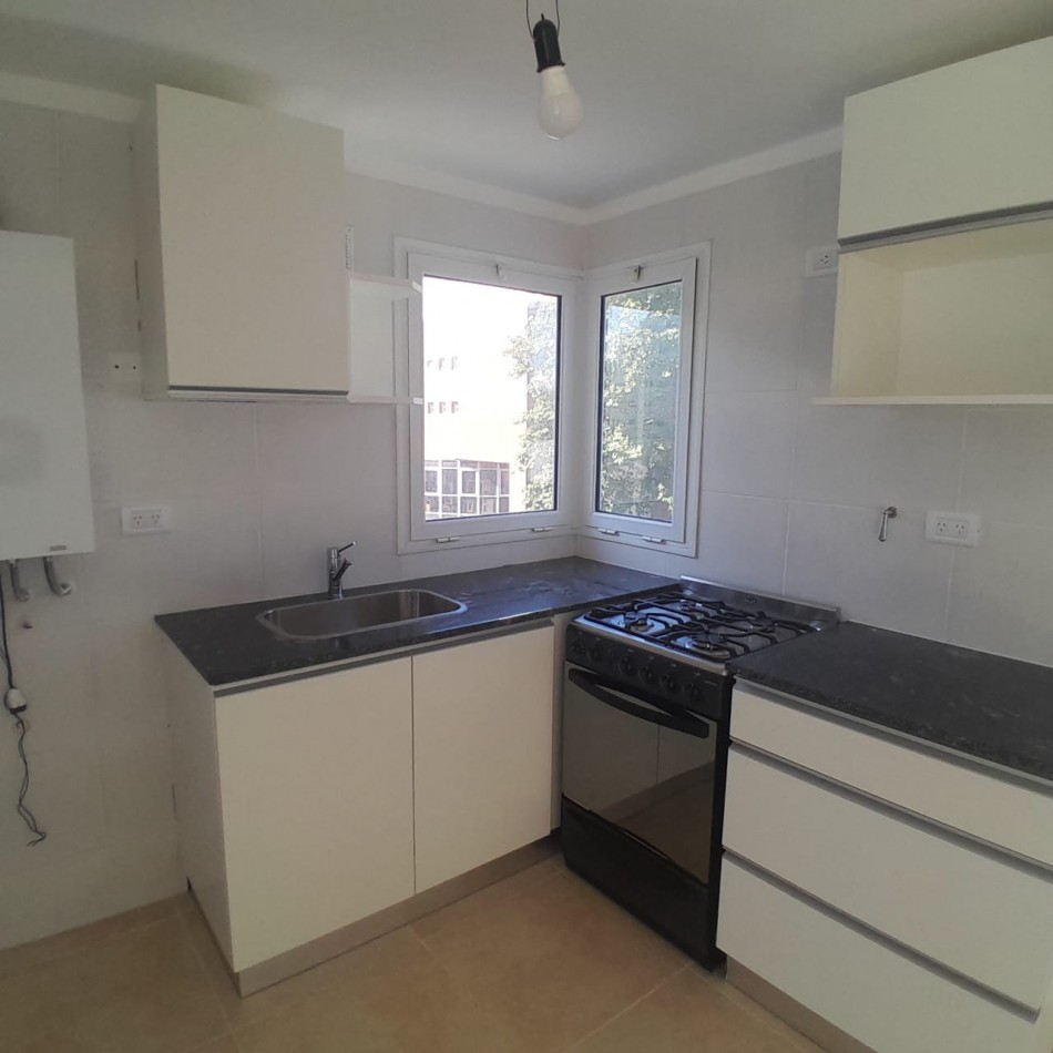 VENTA. DEPARTAMENTO DOS AMBIENTES A ESTRENAR. BARRIO LA PERLA