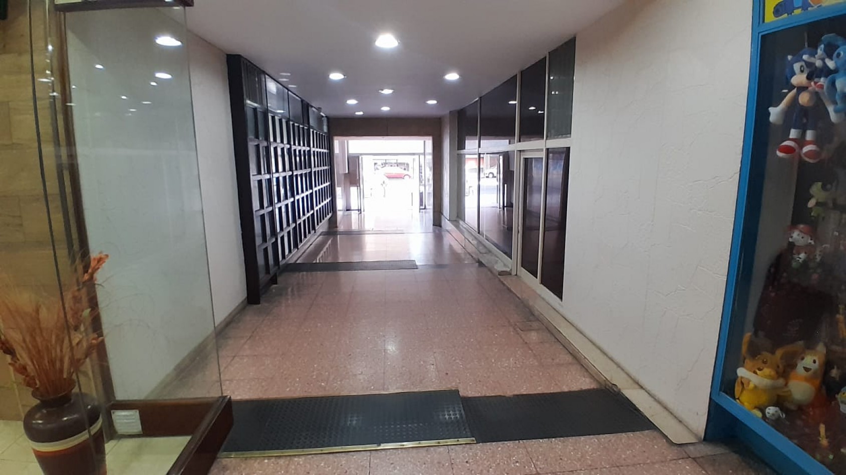 ALQUILER 24 MESES. DPTO 2 AMBIENTES. ZONA LURO 2400