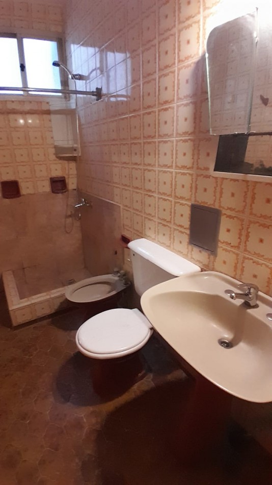 ALQUILER 24 MESES. DPTO 2 AMBIENTES. ZONA LURO 2400