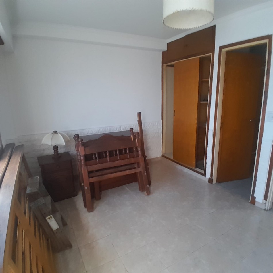 VENTA. PH DOS AMBIENTES A LA CALLE. BARRIO SARMIENTO