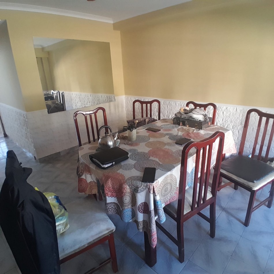 VENTA. PH DOS AMBIENTES A LA CALLE. BARRIO SARMIENTO