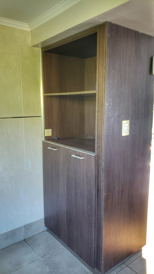 EN VENTA. CASA EN BARRIO ACANTILADOS. 3 DORMITORIOS. EXCELENTE ESTADO