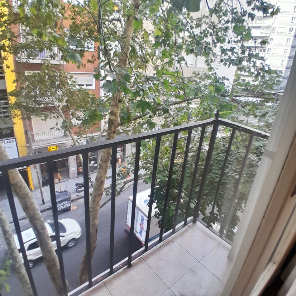 ALQUILER DOS AMBIENTES CON BALCON. ENTRE RIOS Y COLON