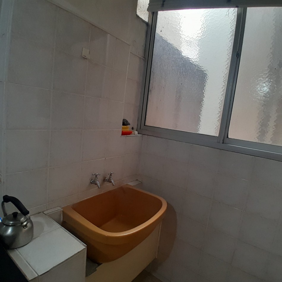 ALQUILER DOS AMBIENTES CON BALCON. ENTRE RIOS Y COLON