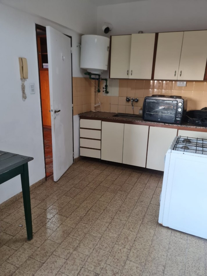 ALQUILER 24 MESES. DEPARTAMENTO UN AMBIENTE. CATAMARCA 1400. $380.000 MAS EXPENSA