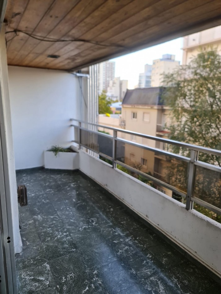 ALQUILER 24 MESES. DEPARTAMENTO UN AMBIENTE. CATAMARCA 1400. $380.000 MAS EXPENSA