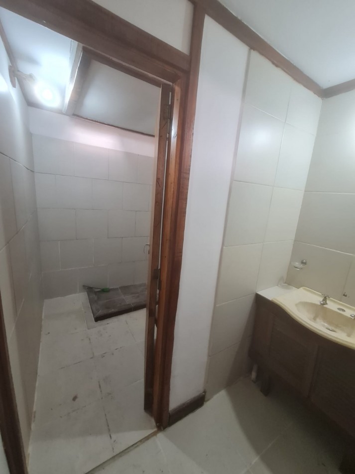 ALQUILER 24 MESES. PH POR PASILLO DOS AMBIENTES AMOBLADO. SAN MARTIN 8600