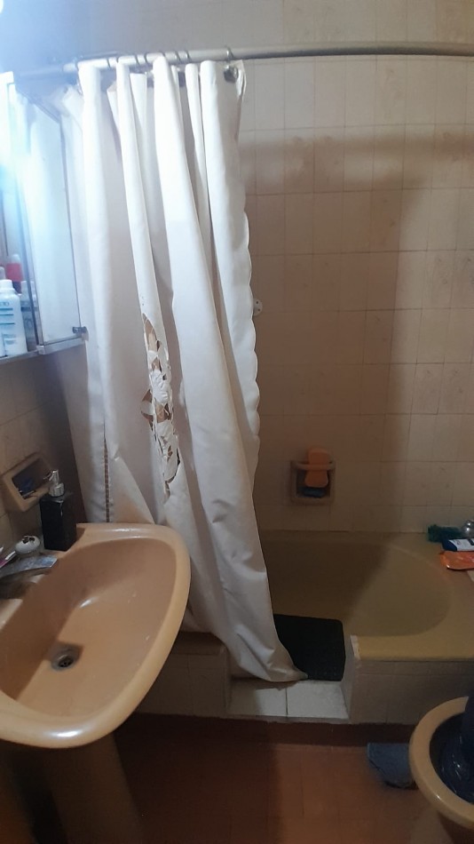 24 Meses 2 ambientes con Balcon zona Colon y Sarmiento