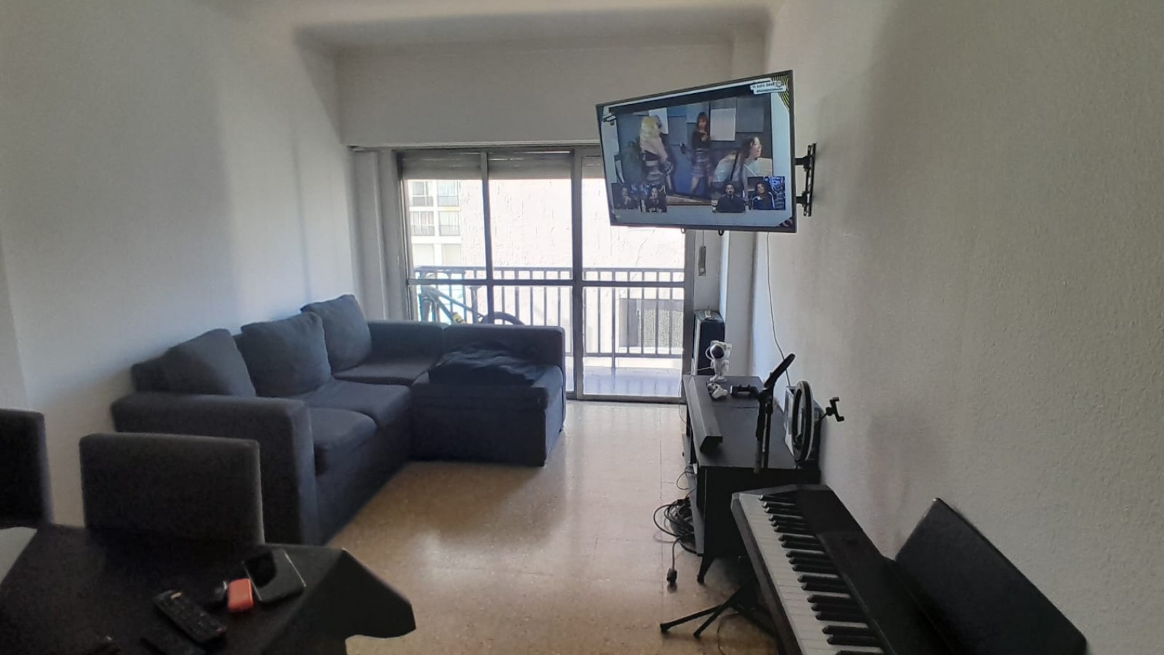 24 Meses 2 ambientes con Balcon zona Colon y Sarmiento