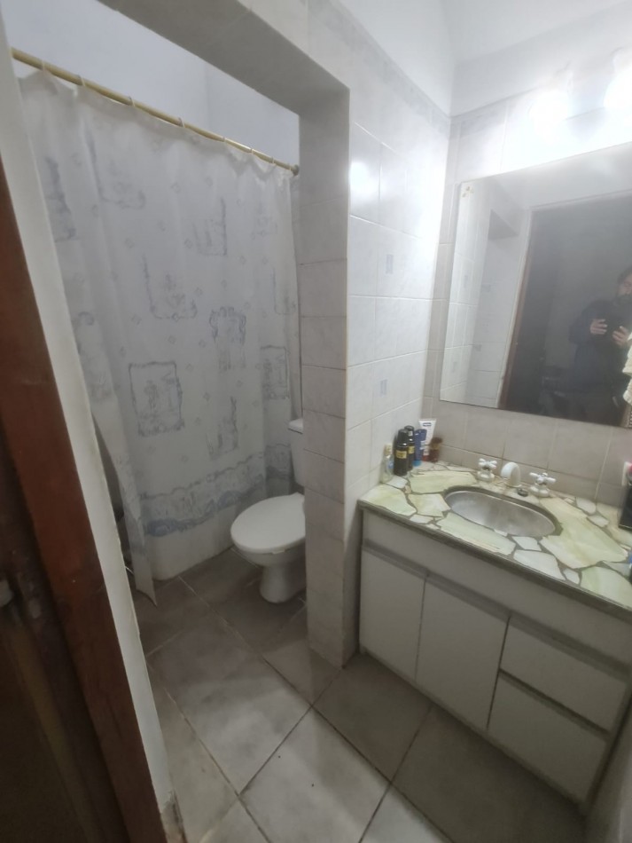 EN VENTA, PROPIEDAD EN BLOCK. BARRIO NUEVA POMPEYA. CHALET 4 AMBIENTES MAS LOCAL MAS DEPARTAMENTO