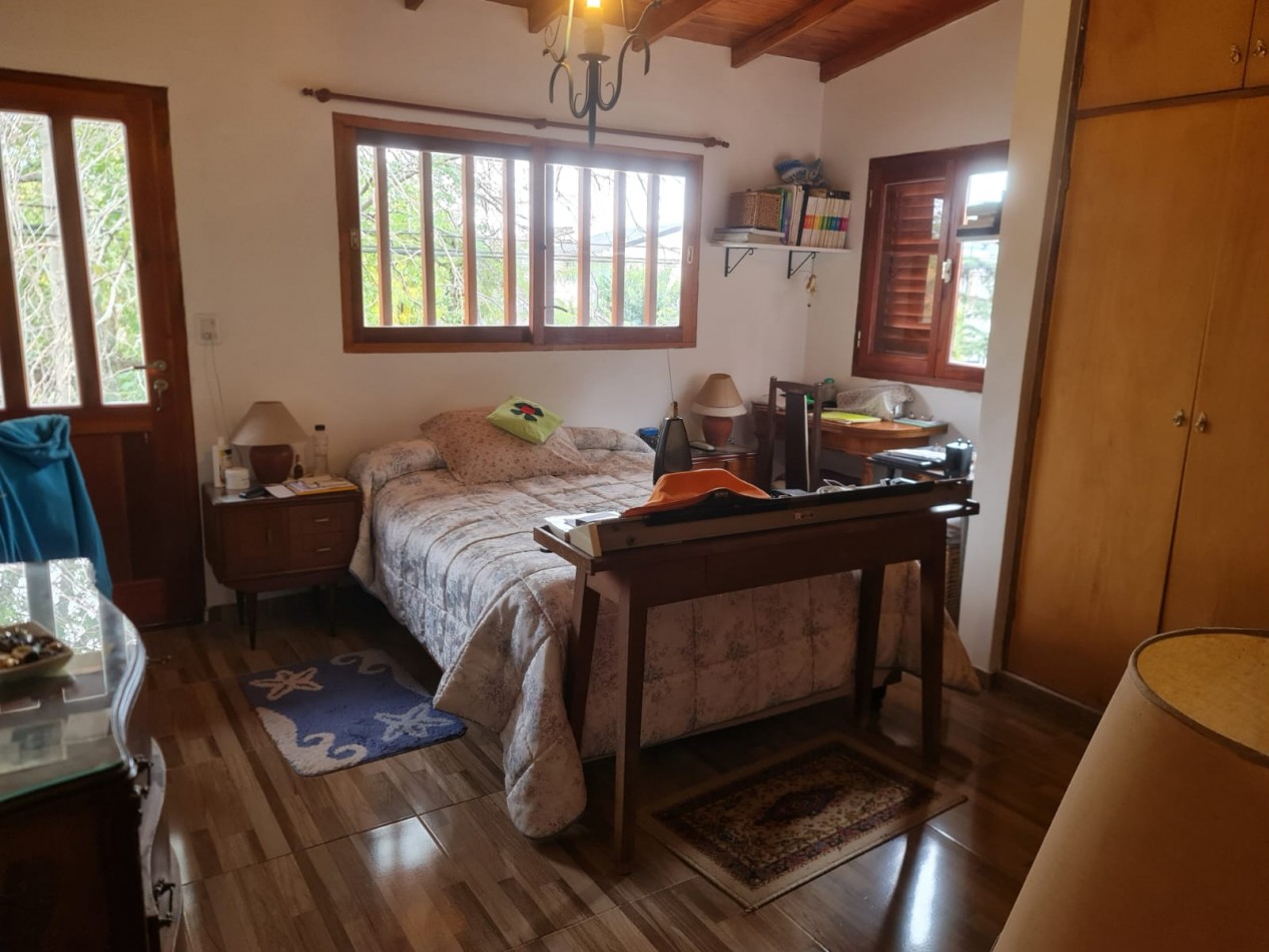 EN VENTA, PROPIEDAD EN BLOCK. BARRIO NUEVA POMPEYA. CHALET 4 AMBIENTES MAS LOCAL MAS DEPARTAMENTO