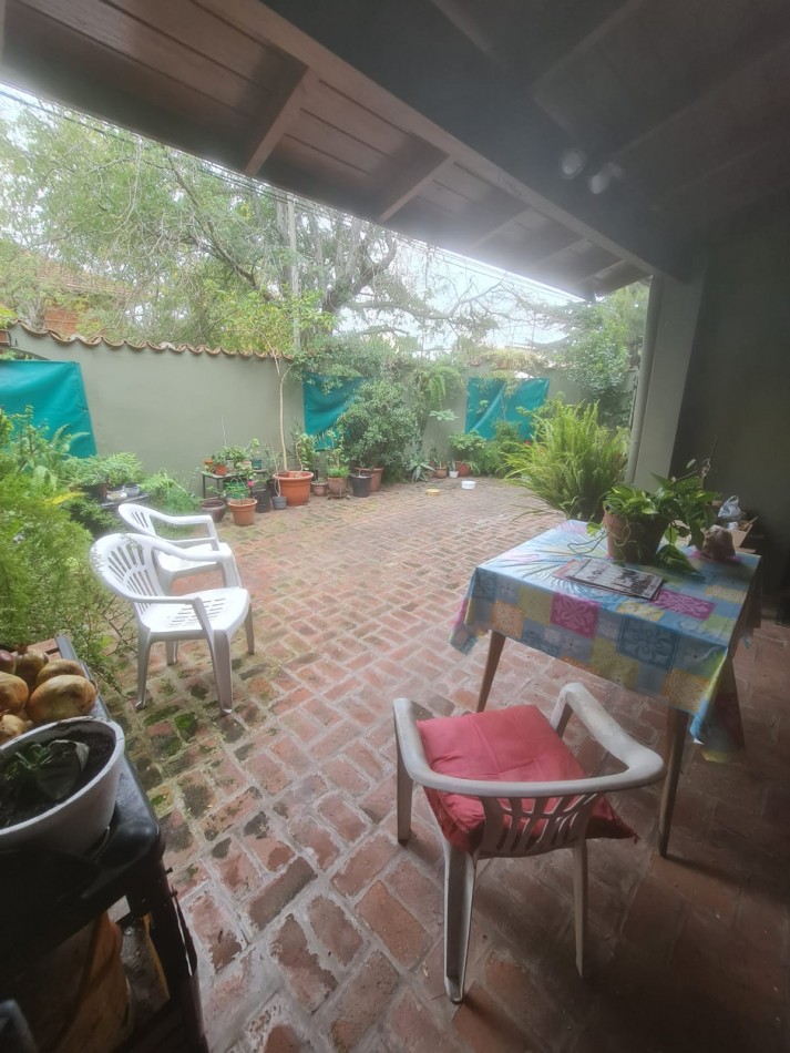 EN VENTA, PROPIEDAD EN BLOCK. BARRIO NUEVA POMPEYA. CHALET 4 AMBIENTES MAS LOCAL MAS DEPARTAMENTO