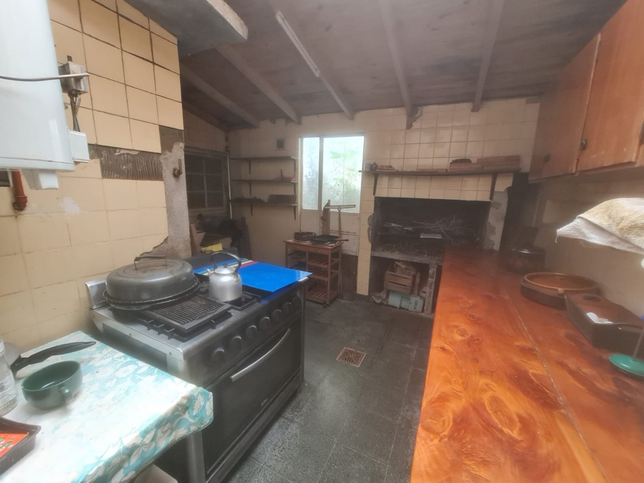 EN VENTA, PROPIEDAD EN BLOCK. BARRIO NUEVA POMPEYA. CHALET 4 AMBIENTES MAS LOCAL MAS DEPARTAMENTO