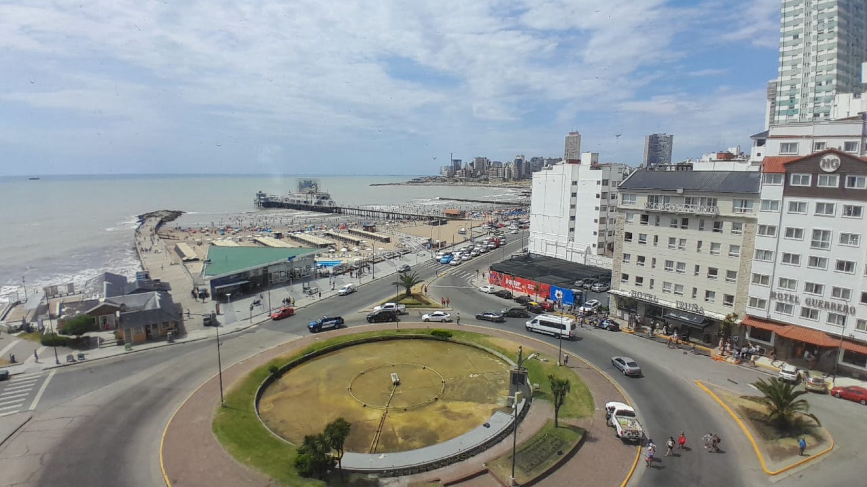 DEPARTAMENTO 3 AMBIENTES CON VISTA PLENA AL MAR. 