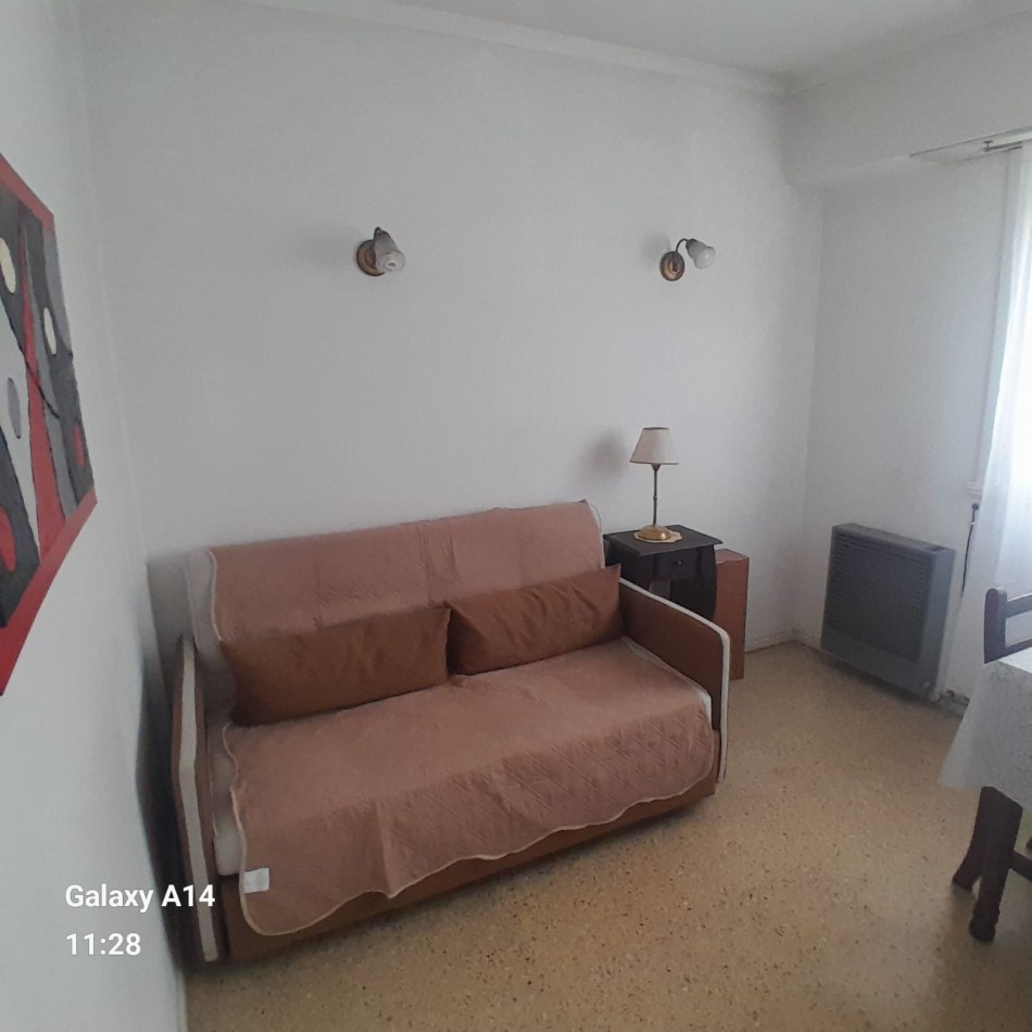 Departamento 2 ambientes centrico y luminoso.