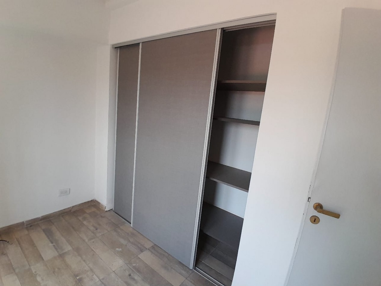 Departamento reciclado de 2 ambientes en primer piso