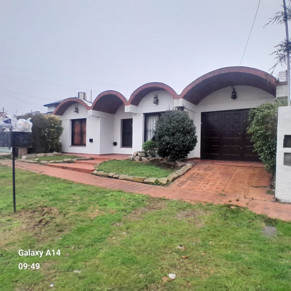 EN VENTA. CASA ESTILO MEDITERRANEO. ZONA FORTUNATO DE LA PLAZA Y DOLORES