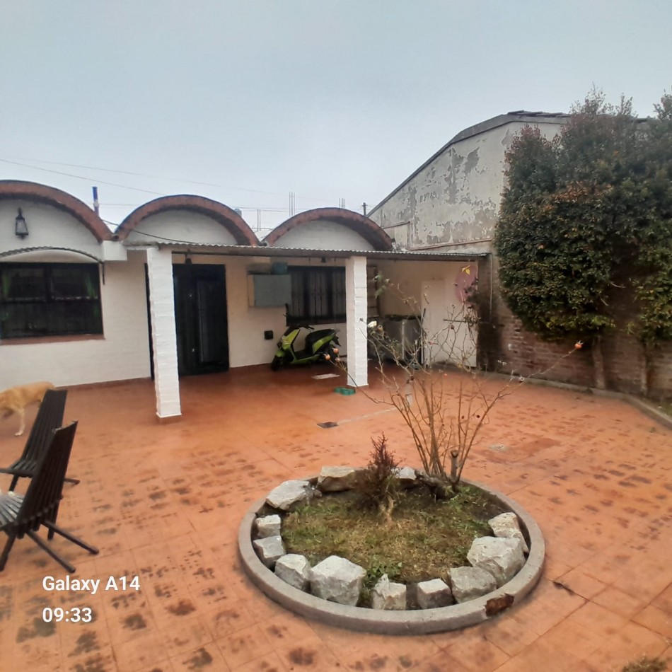 EN VENTA. CASA ESTILO MEDITERRANEO. ZONA FORTUNATO DE LA PLAZA Y DOLORES