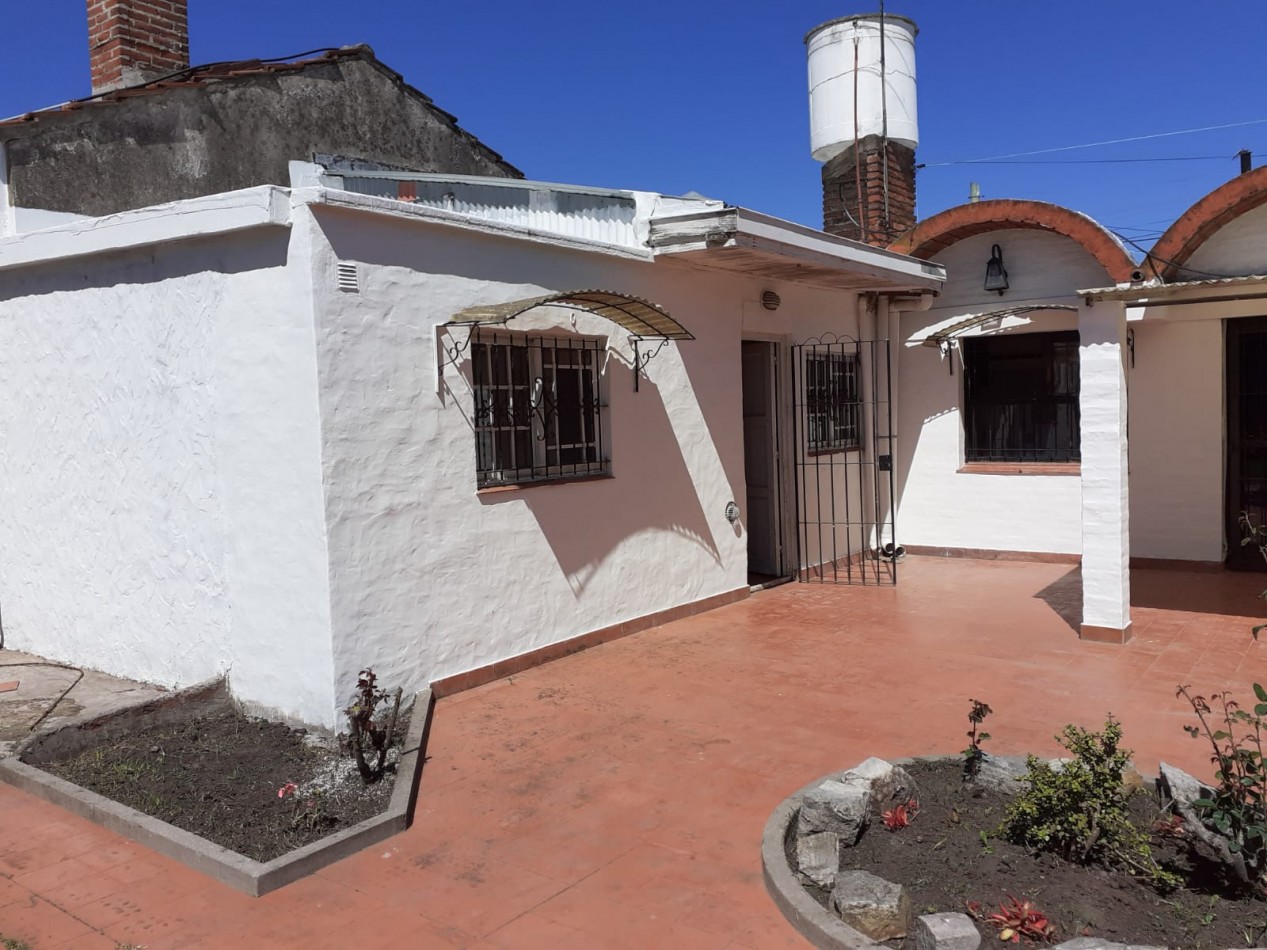 EN VENTA. CASA ESTILO MEDITERRANEO. ZONA FORTUNATO DE LA PLAZA Y DOLORES