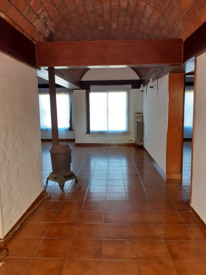 EN VENTA. CASA ESTILO MEDITERRANEO. ZONA FORTUNATO DE LA PLAZA Y DOLORES