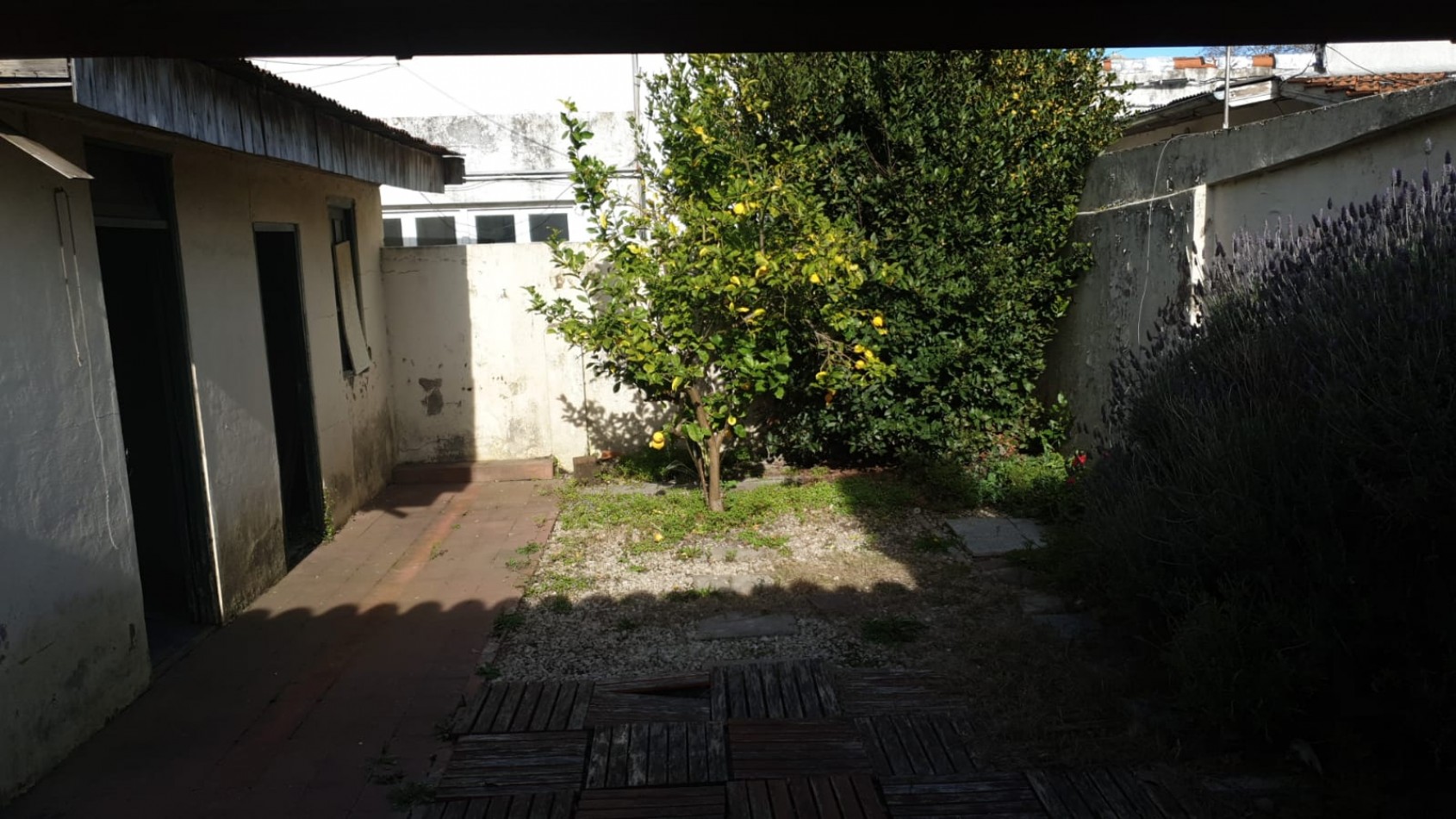 TERRENO EN BARRIO POMPEYA CON CHALET A RECICLAR