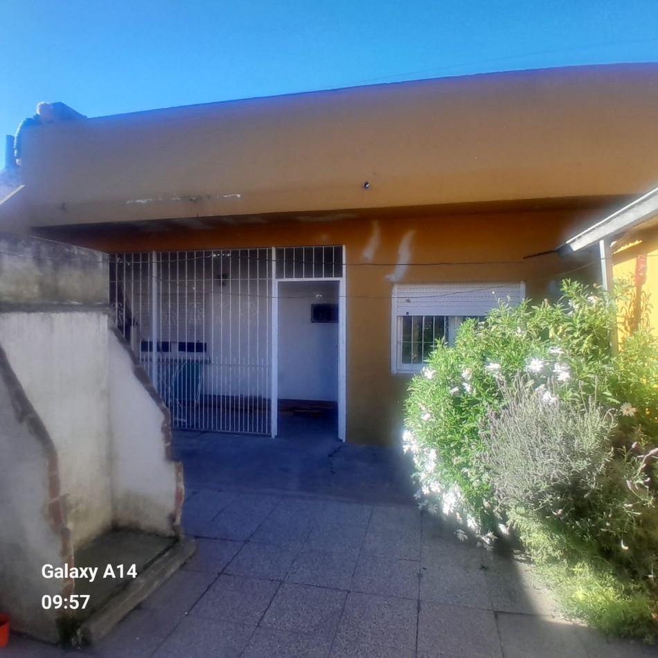 CHALET 3 AMBIENTES MAS DEPTO 2 AMBIENTES