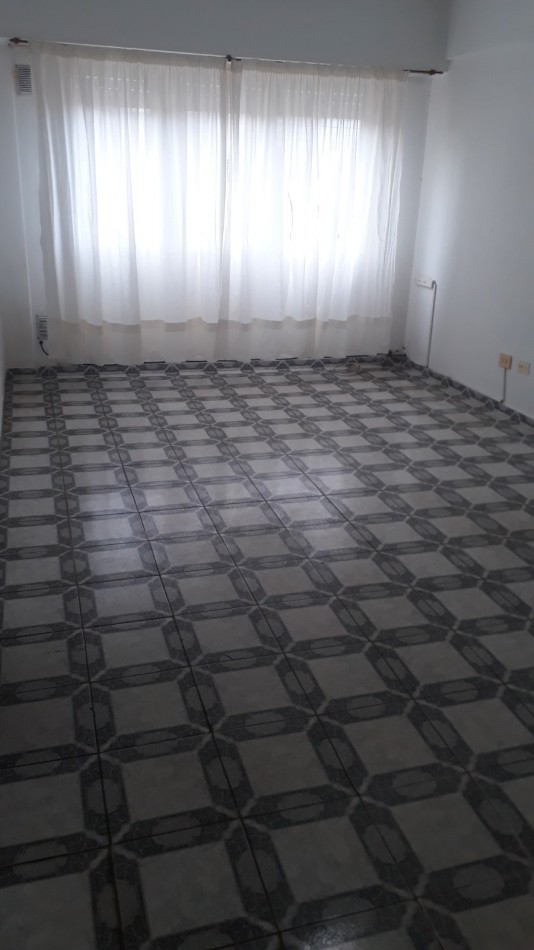 DEPARTAMENTO DE 3 AMBIENTES EN EDIFICIO COMPLEJO CERRADO