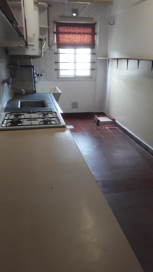 DEPARTAMENTO DE 3 AMBIENTES EN EDIFICIO COMPLEJO CERRADO