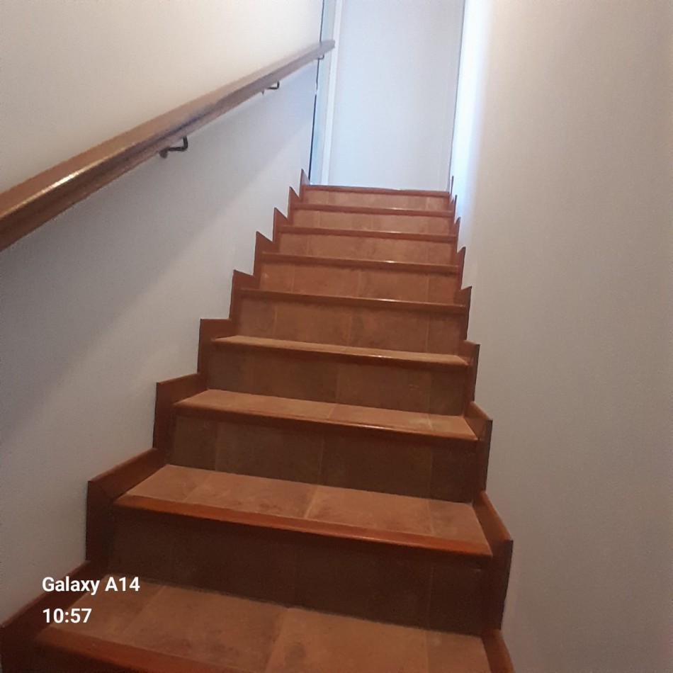 CASA EN 2 PLANTAS EN BARRIO LOPEZ DE GOMARA