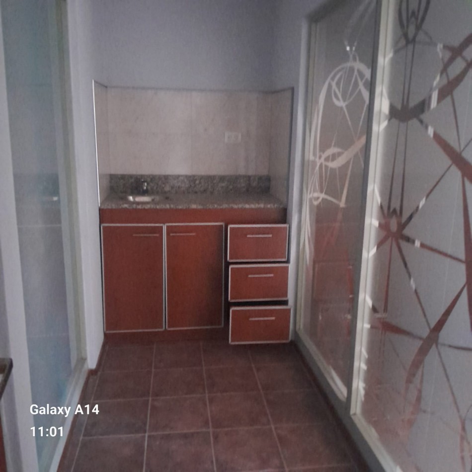 CASA EN 2 PLANTAS EN BARRIO LOPEZ DE GOMARA