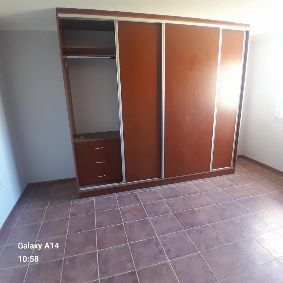 CASA EN 2 PLANTAS EN BARRIO LOPEZ DE GOMARA