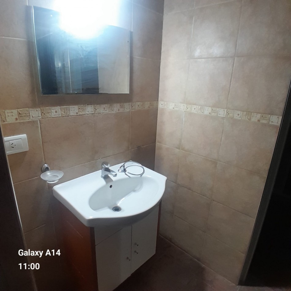 CASA EN 2 PLANTAS EN BARRIO LOPEZ DE GOMARA