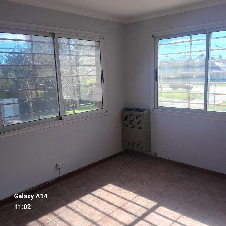 CASA EN 2 PLANTAS EN BARRIO LOPEZ DE GOMARA