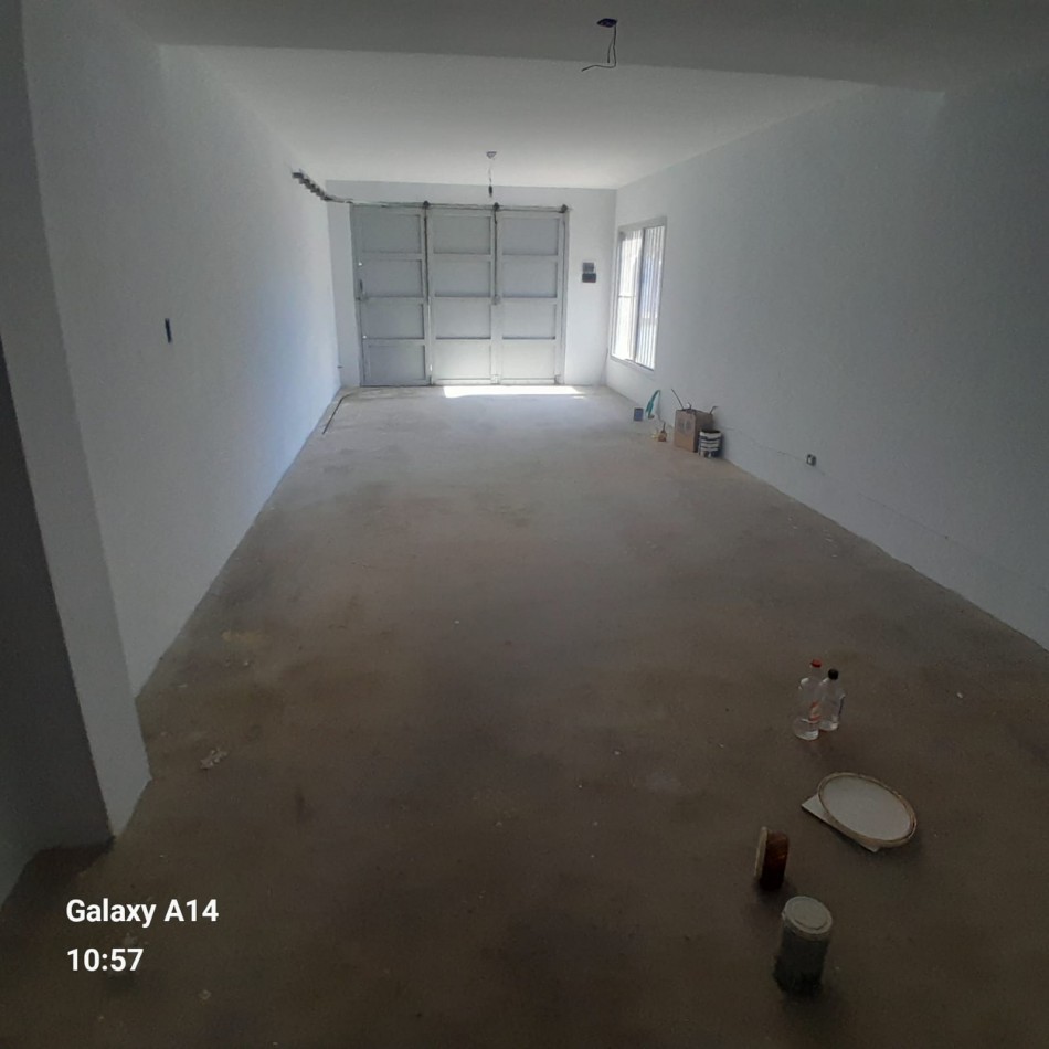 CASA EN 2 PLANTAS EN BARRIO LOPEZ DE GOMARA