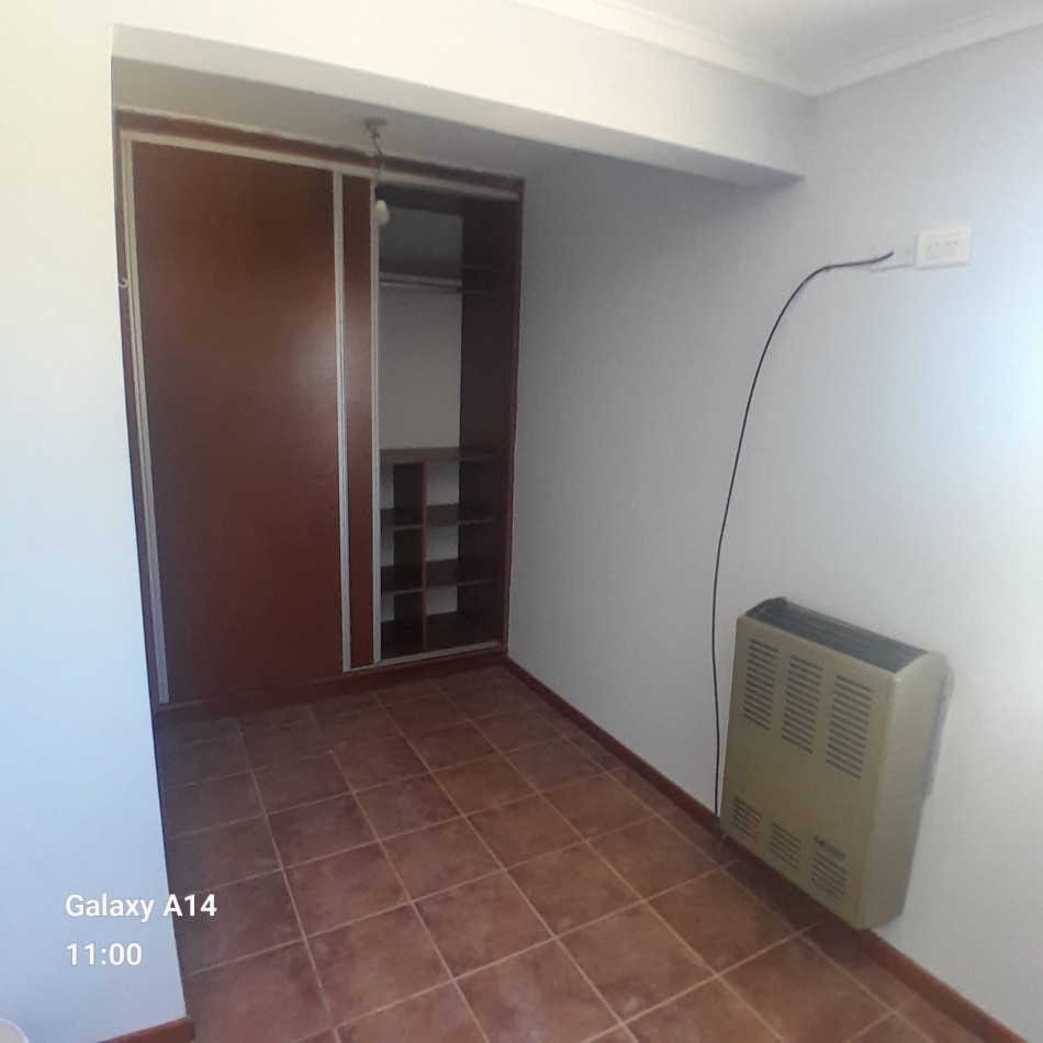 CASA EN 2 PLANTAS EN BARRIO LOPEZ DE GOMARA