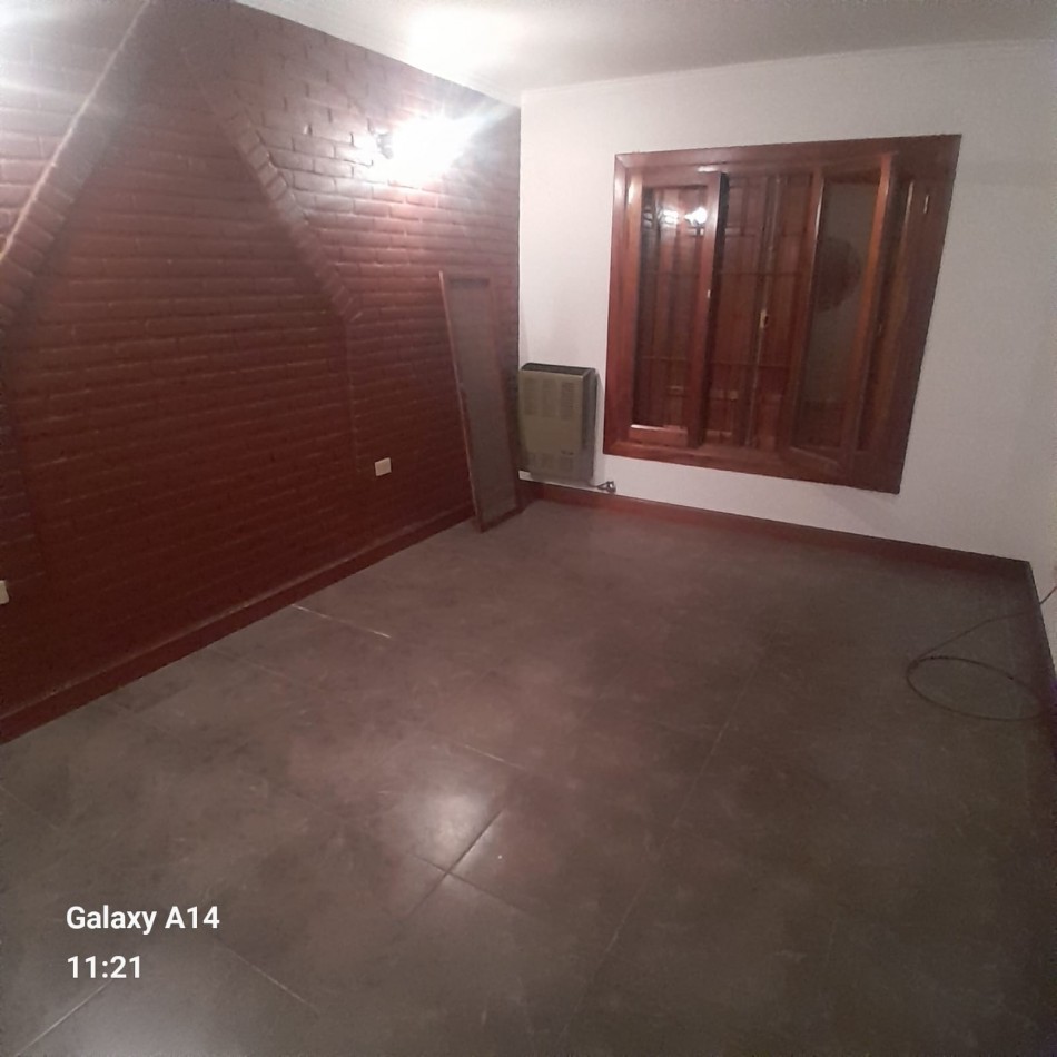 CHALET DE 3 AMBIENTES EN BARRIO LA FLORIDA