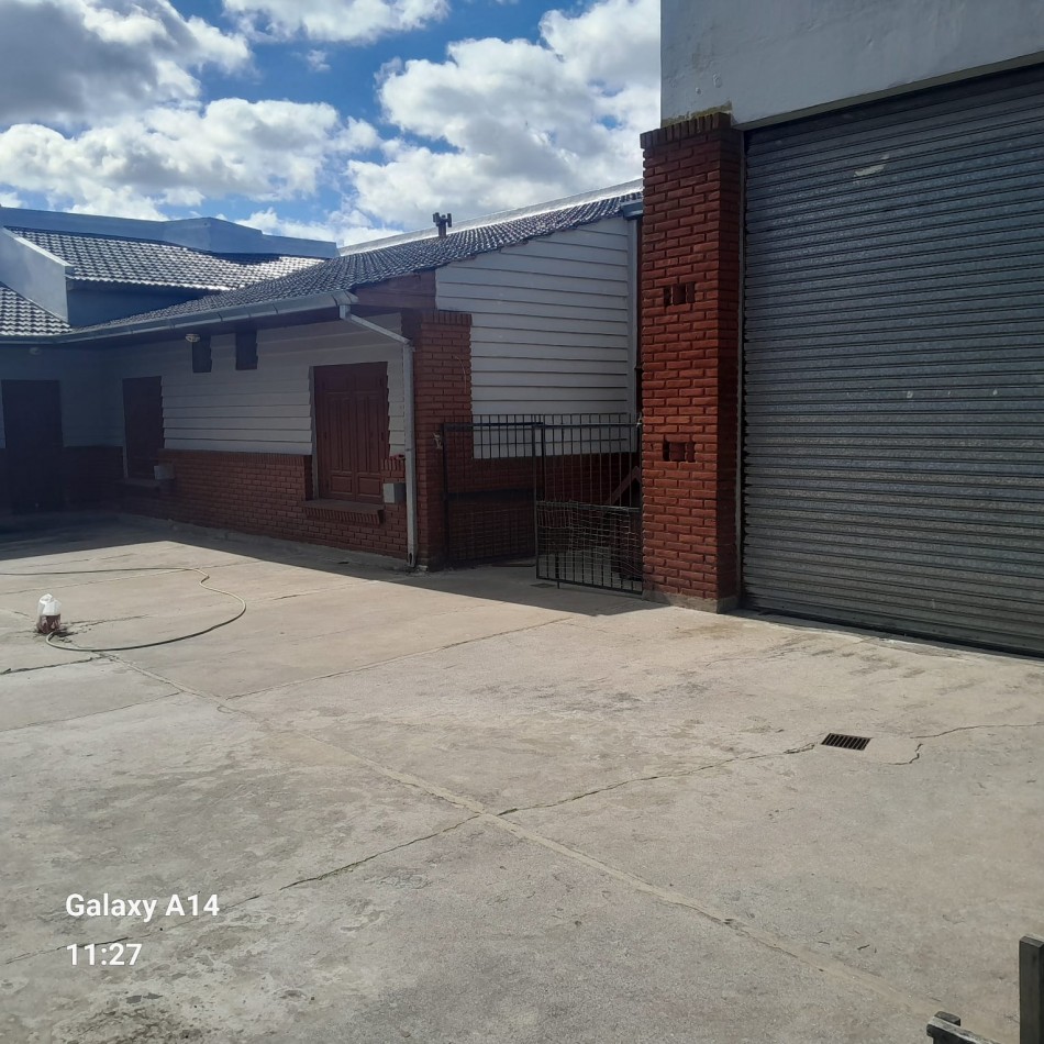 CHALET DE 3 AMBIENTES EN BARRIO LA FLORIDA