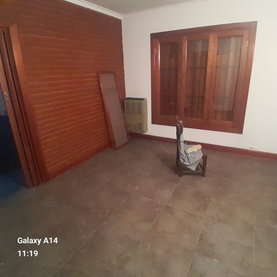 CHALET DE 3 AMBIENTES EN BARRIO LA FLORIDA