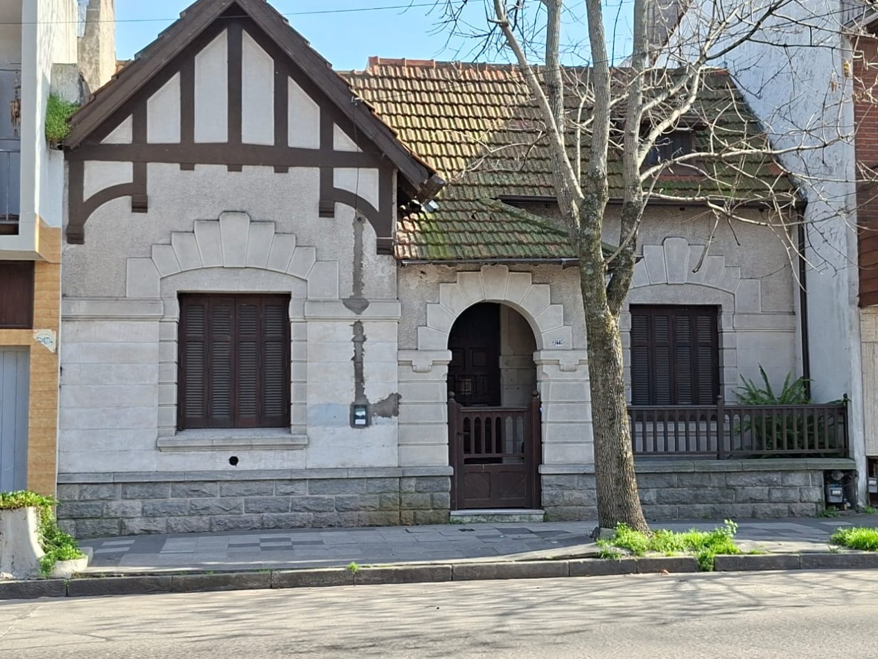 CHALET DE 5 AMBIENTES APTO USO PROFESIONAL