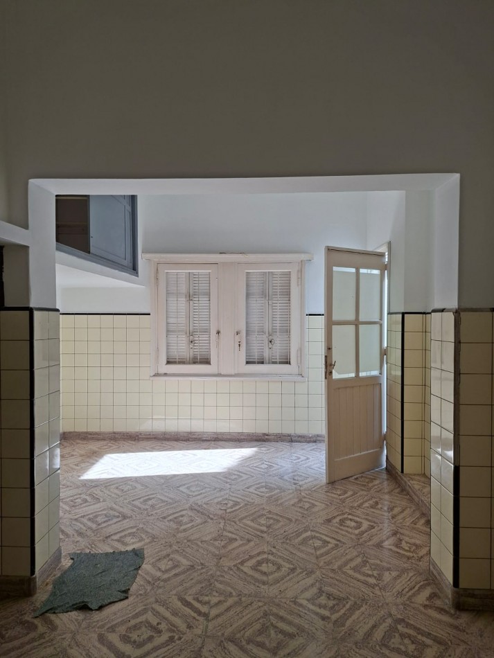 CHALET DE 5 AMBIENTES APTO USO PROFESIONAL